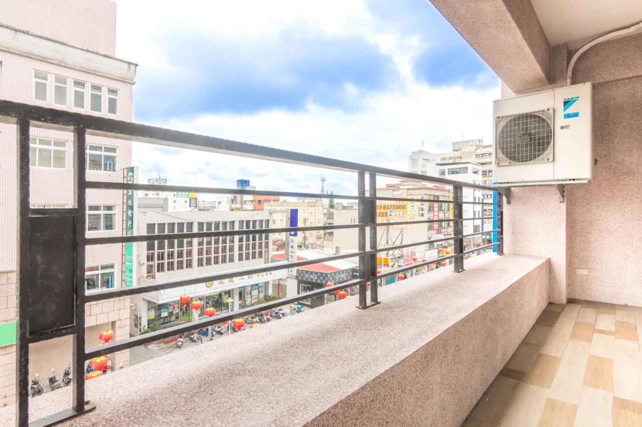 Jhongshan Building Bed And Breakfast Hualien City Luaran gambar