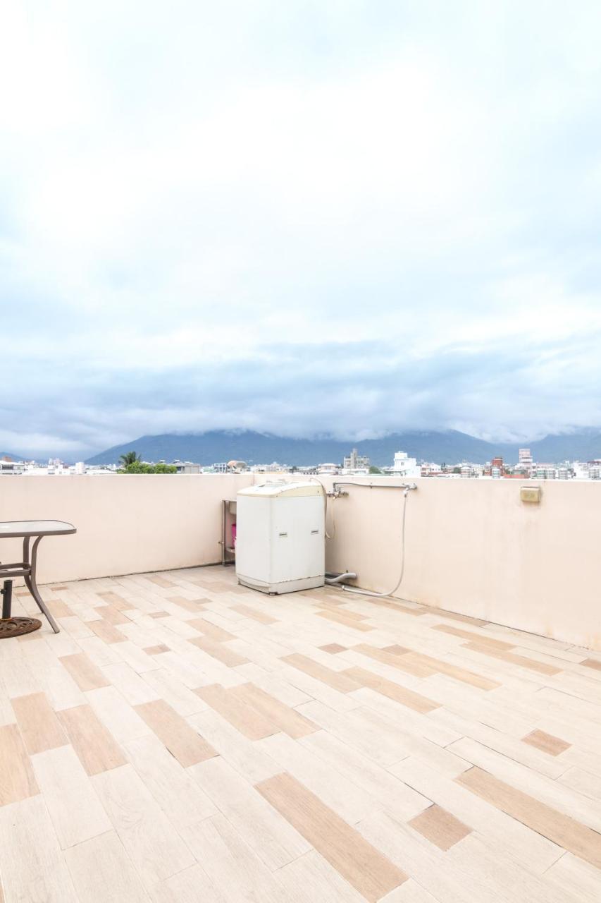 Jhongshan Building Bed And Breakfast Hualien City Luaran gambar