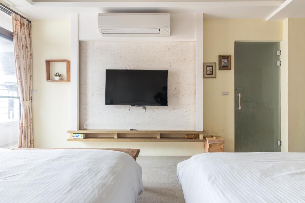 Jhongshan Building Bed And Breakfast Hualien City Luaran gambar